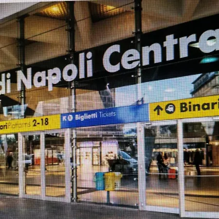 Apartament Hub Station Neapol